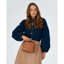 Load image into Gallery viewer, Linton Crossbody - Tan Pebble