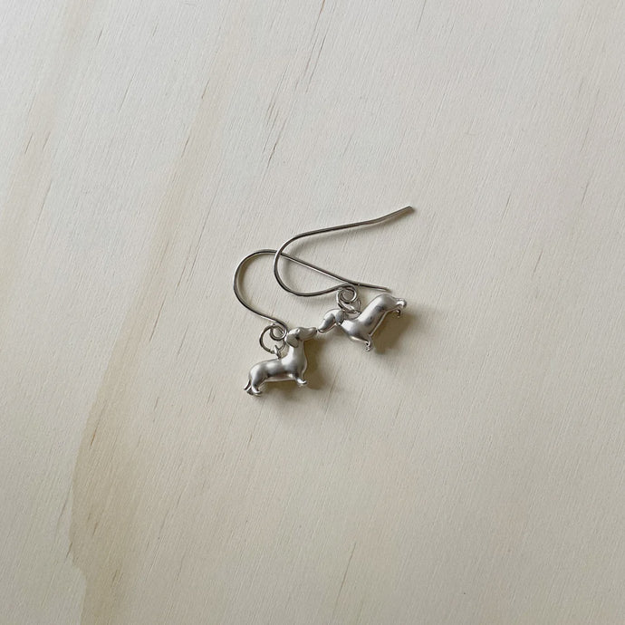 'Schnitzel Von Crumb’ Dachshund Earrings - Platinum Silver